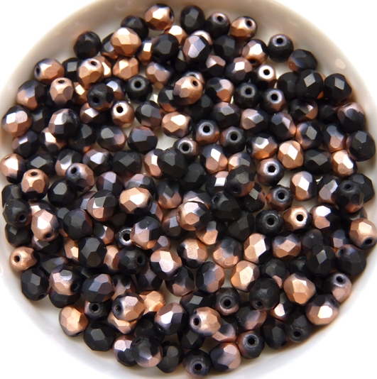 0010433 Matte Jet Capri Gold facet 4 mm. 50 St.-10573