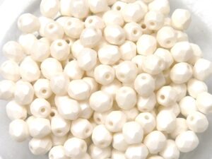 0140249 Opaque White Silk Mat facet 4 mm. 50 Pc.-11136