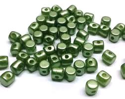 MIN-02010-25034 Pastel Pearl Olivine Minos par Puca 10 gram-11458