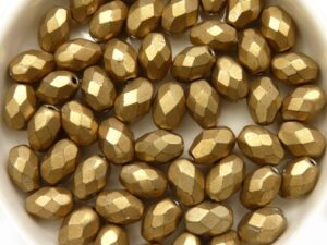 0030314 Metallic Suede Gold Oval facet 8 x 6 mm. 15 Pc.-11752