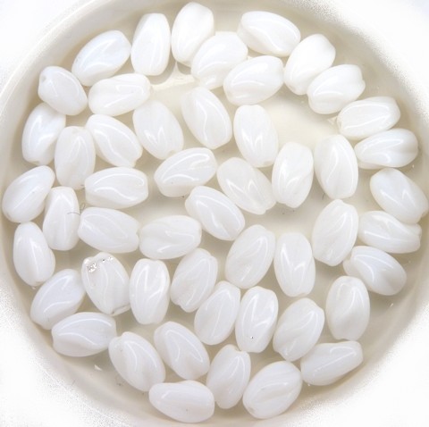 0140001 White Alabaster, Twisted Oval. 50 Pc.-0