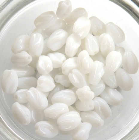 0140001 White Alabaster, Twisted Oval. 50 Pc.-11558