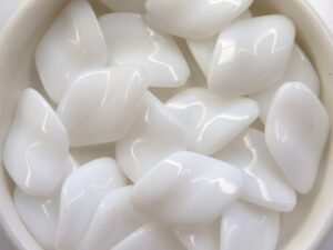 0140037 Chalk White Flat Oval Twist 7 Pc.-11599