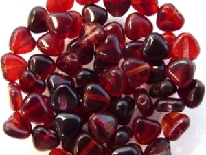 0050001 Garnet Red Melee Small Heart 30 Pc-0