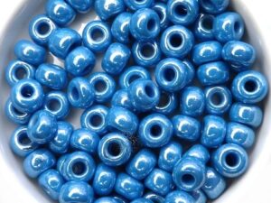 PR-1-0-33210-14400 Preciosa Opaque Blue Hematite Lustered 1/0 Rocaille ± 25 gram.-0