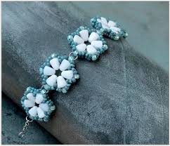 Daisy Bracelet, with Nib-Bit Beads.-12501