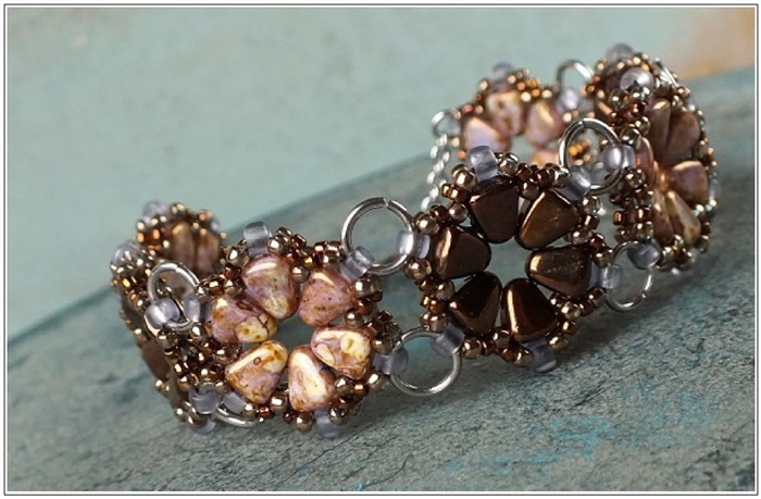 Daisy Bracelet, with Nib-Bit Beads.-0 Daisy Bracelet, with Nib-Bit Beads.-0