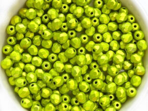 0100498 Metalust Electric Green facet 4 mm. 50 Pc.-0