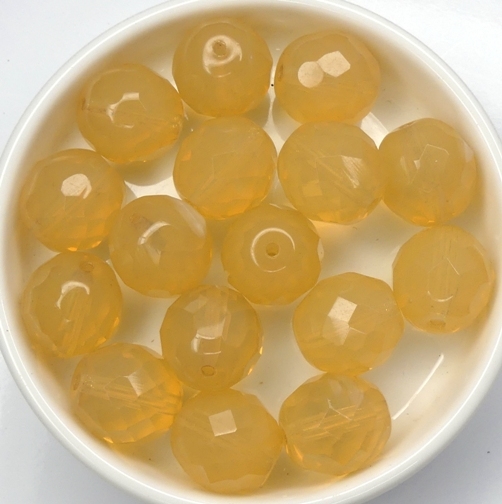 0040243 Beige Opal, Facet 12 mm. 6 Pc.-14545