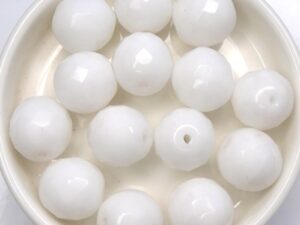 0140253 Opaque White, Facet 12 mm. 6 Pc.-0