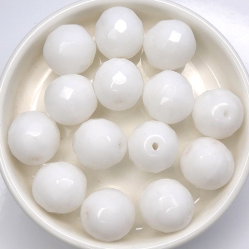 0140253 Opaque White, Facet 12 mm. 6 Pc.-0