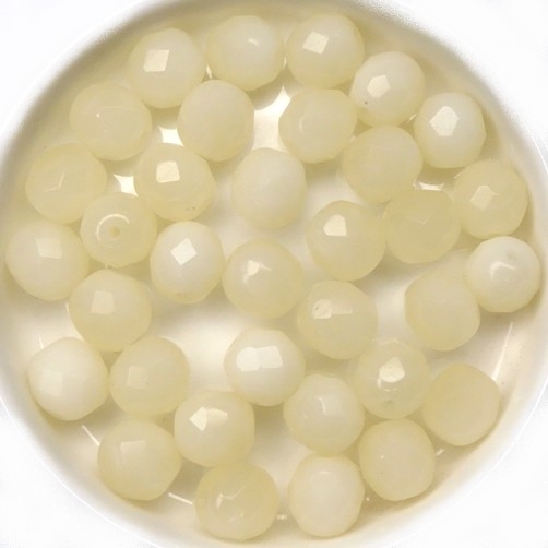 0040247 Creme Opal, Facet 8 mm. 15 Pc.-0