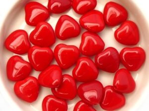 0050060 Opaque Red Heart 16 Pc-0