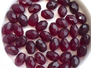 0050273 Garnet, Oval shaped Facet 8 x 6 mm. 18 Pc.-14715