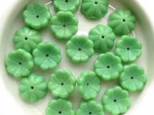 0100017 Opaque Green Flower 20 Pc.-0