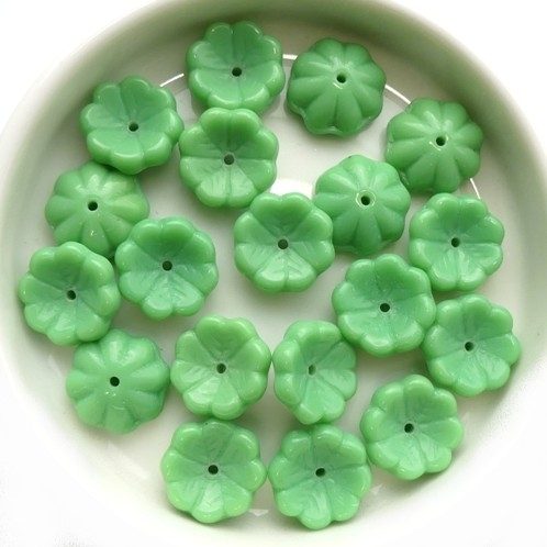 0100017 Opaque Green Flower 20 Pc.-0