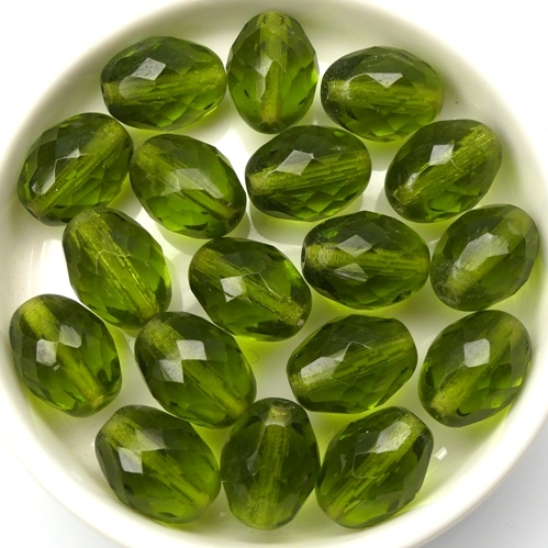 0100415 Olivine Oval Facet 13 x 10 mm. 6 Pc.-0