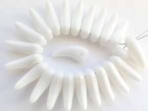 0140044 Opaque White Tooth Beads 35 Pc.-14948