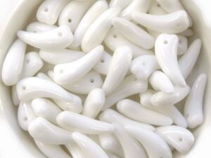 0140044 Opaque White Tooth Beads 35 Pc.-14947