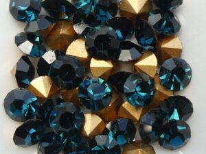 SS29-MCC-30340-98521 Montana Sapphire Gold Foiled Chaton 6 mm. 12 Pc.-15357