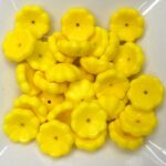 0130021 Opaque Yellow Daisy Flower 20 Pc .-0