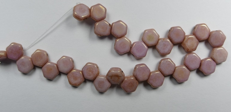 HON-03000-14495, Chalk White Red Luster Honeycomb Beads, 30 stuks-15876