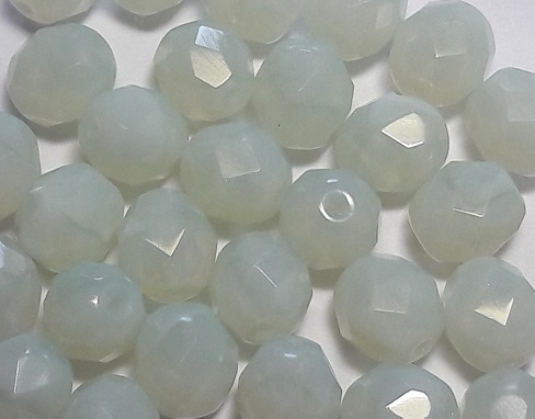 0100520 Opal Light Peridot facet. 8 mm-0