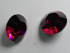 SW-CH-39-RU Ruby Xilion Swarovski SS 39. 2 stuks-0