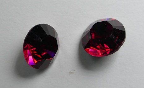 SW-CH-39-RU Ruby Xilion Swarovski SS 39. 2 stuks-0