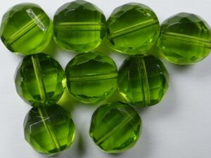 0100531 Olivine Lamel Facet 12 mm. 8 Stuks.-0