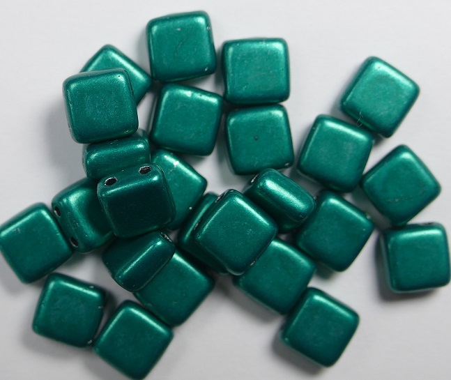 CMT-05A04 CzechMates Tile Bead Color Trends Saturated Metallic Arcadia 25 st.-0 CMT-05A04 CzechMates Tile Bead Color Trends Saturated Metallic Arcadia 25 st.-0