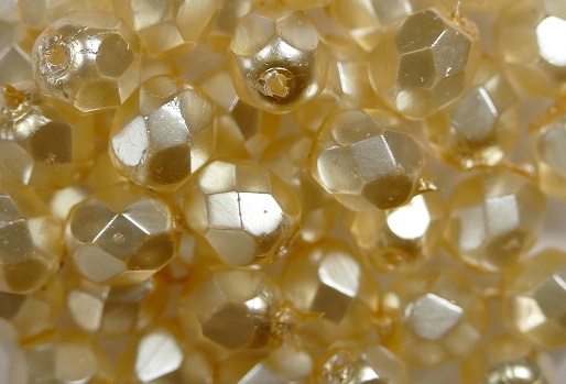 0040007_firepolish_6_mm_70411_cream_pearl_coated