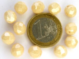 FP1-08-02010LC Opaque Luster Champagne Czech Glass Facet Firepolish 8 mm 15 stuks