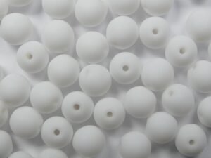 06-R-03000-84110 Mat Chalk White Round 6 mm. 50 Pc.