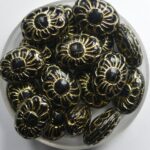 0010488 ovale bloem czech glaskraal jet gold inlay