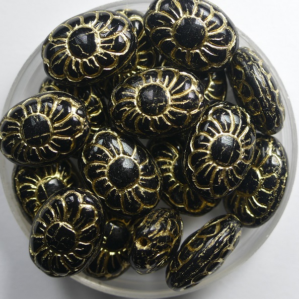 0010488 ovale bloem czech glaskraal jet gold inlay