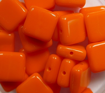 0060122 square bead 9x9 mm opaque bright orange