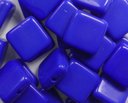 0090401 square bead 9x9 mm opaque royal blue