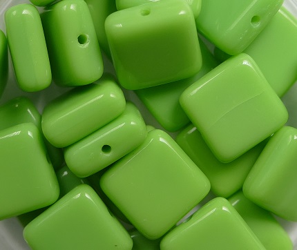 0100535 square bead 9x9 mm opaque light green