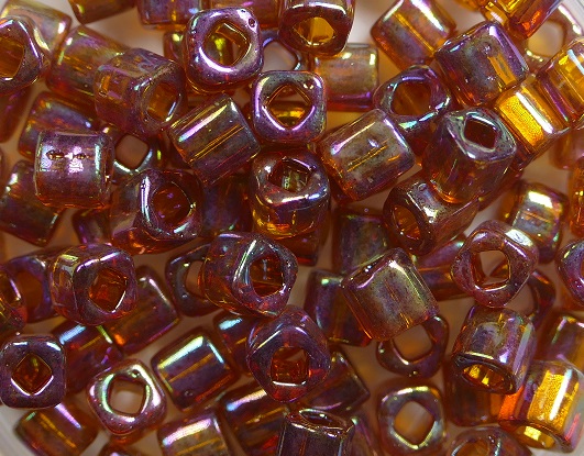 TC-04-0177 toho cubes 4 mm transparent rainbow smoky topaz kleurnummer 177