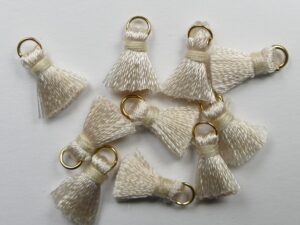 TSR-CH Mini Tassels, klein katoenen kwastje met ringetje 1 cm Champagne 4 Pc.