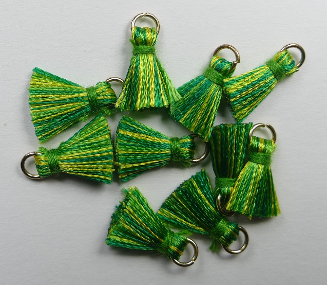 TSR-GEGR tassel, mini kwastje met ringetje 1 cm geel-groen