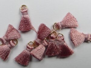 TSR-OR Mini Tassels, klein katoenen kwastje met ringetje 1 cm Oud Rose 4 Pc.