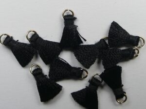 TSR-ZW Mini Tassels, klein katoenen kwastje met ringetje 1 cm Zwart 4 Pc.