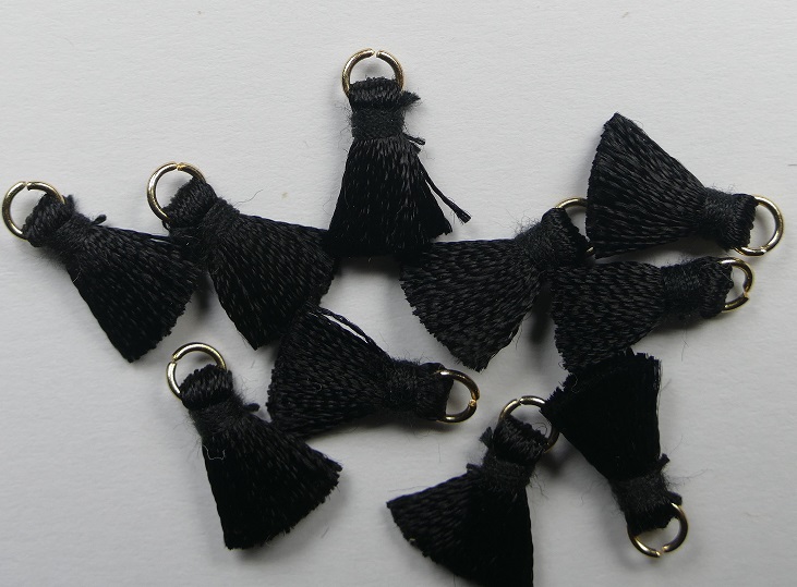 TSR-ZW tassel, mini kwastje met ringetje 1 cm zwart