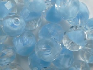 FP1-08-66018 Mat Crystal Milky Aqua Blue Czech Glass Facet Firepolish 8 mm 15 stuks