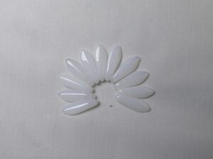 CMD-02010 2 hole Daggers, 5x16 mm, Czech Mates, Alabaster - Afbeelding 1