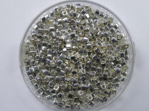 M-Cub-18-1051 Galvanised Silver Miyuki Cubes 1.8x1.8 mm 5 gram - Afbeelding 1