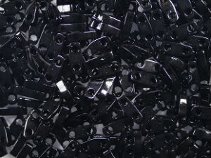 QTL-0401 Opaque Black Miyuki Quarter Tila Beads 5x1,2 mm