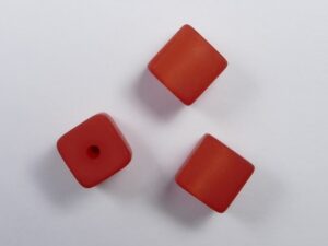 Pol-kub08-04 8 mm Polaris kubus kraal, rood - Afbeelding 1